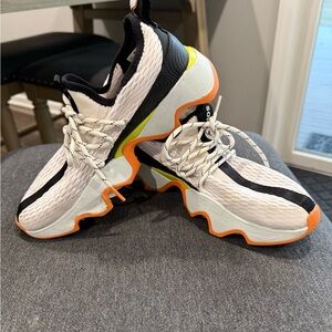 Sorel Sneakers (woman’s) sz 7